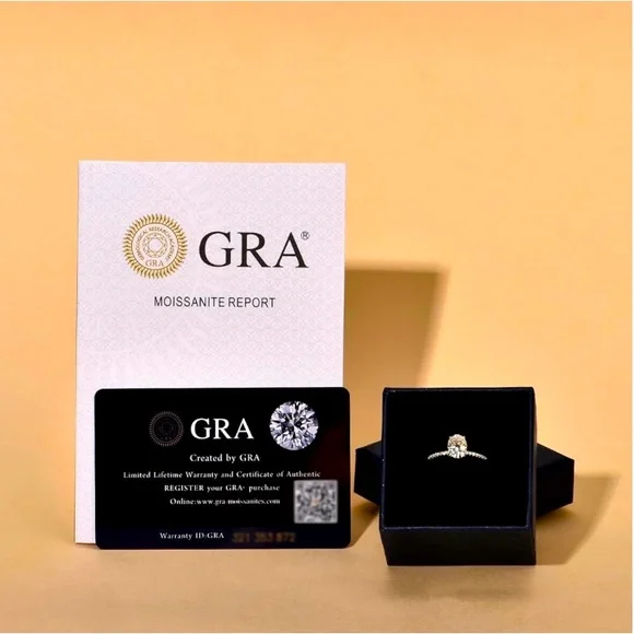 Solitaire Moissanite💍 1.5 Carats Halo Oval Cut Wedding Engagement Promis… - Picture 5 of 10